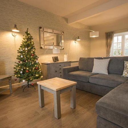 Eyam Cottage - Darwin Lake Holiday Village Матлок Екстериор снимка