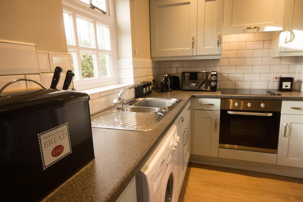 Eyam Cottage - Darwin Lake Holiday Village Матлок Екстериор снимка